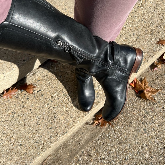 UGG BOOTS SIZE US 7 leather - Picture 4 of 9